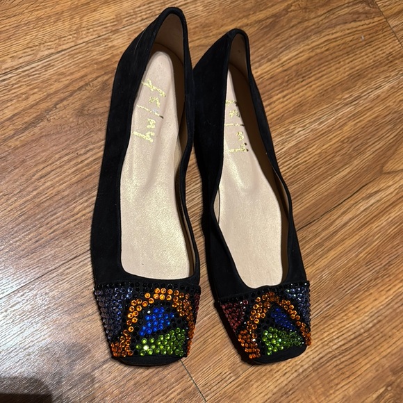 Elegant Black Flats with Colorful Beaded Design - Picture 5 of 9
